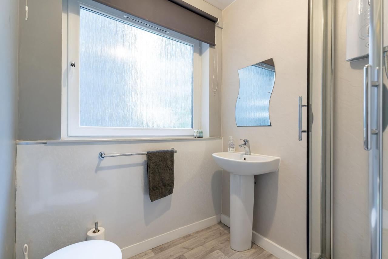 Ground-Fl Two Bedroom Apartment In Bridge Of Allan Luaran gambar